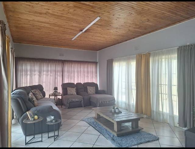 3 BEDROOM PROPERTY TO RENT IN RAND COLLERIES